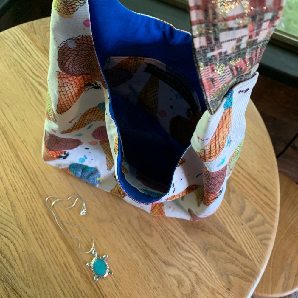 Crossbody ice cream themed hobo bag with handcrafted turtle necklace! - Picture 2 of 10